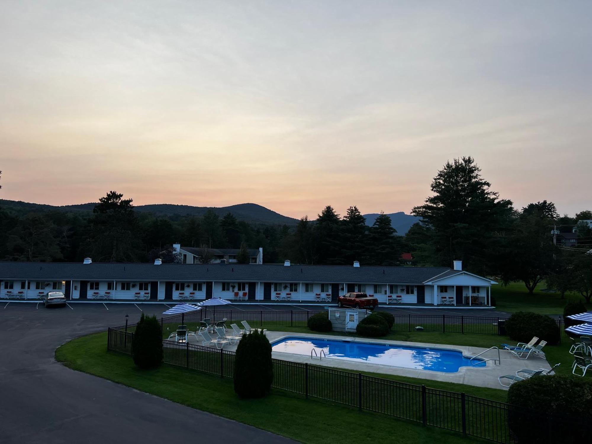 Stowe Motel & Snowdrift Экстерьер фото